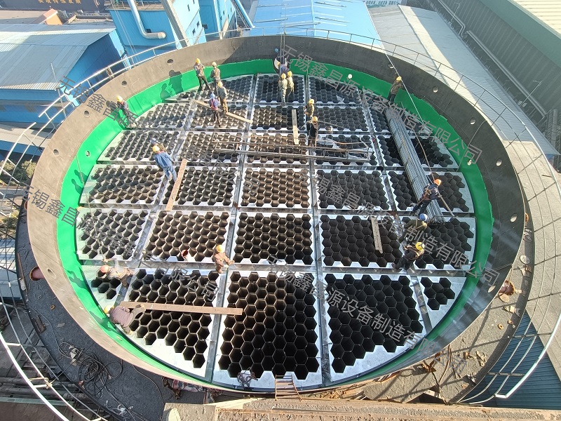 安徽濕電除塵器安裝現場.jpg 安徽濕電除塵器安裝現場.jpg